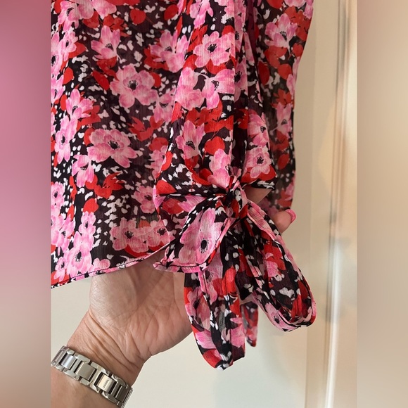 Bar III Floral Pink Semi Sheer Intricate Sleeve Detail Blouse Women’s Size Med - Picture 4 of 10